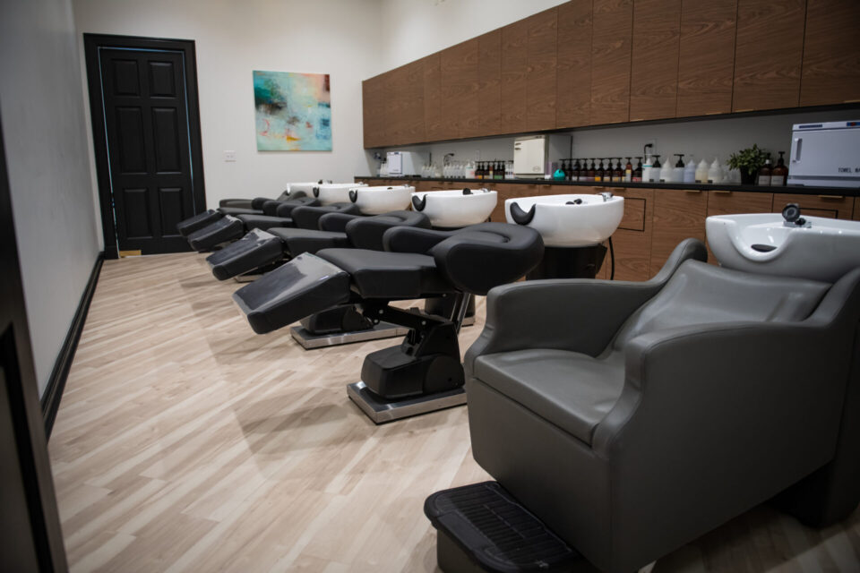 Blondies salon and spa columbus IN