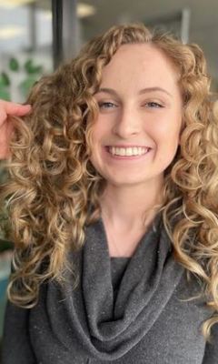 curly-blonde-haircut-colubus-IN
