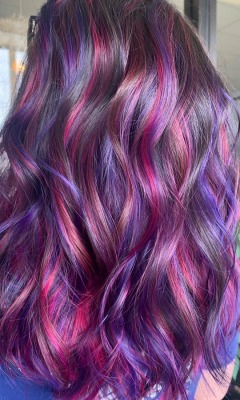 vivid-hair-color-experts-at-blondies-salon-in-columbus